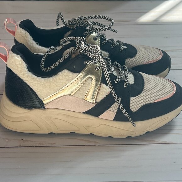Posh by Peolman Women's Beige/Black Faux Fur Metallic Carocel Sneakers size 37 - Picture 3 of 9